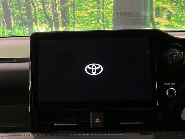 【ナビ機能付10.5型ディスプレイオーディオ】ナビ機能搭載の他、お持ちのスマートフォンと連携して、ナビやbluetoothでの音楽再生が可能です♪デザインはもちろん操作性も良好!