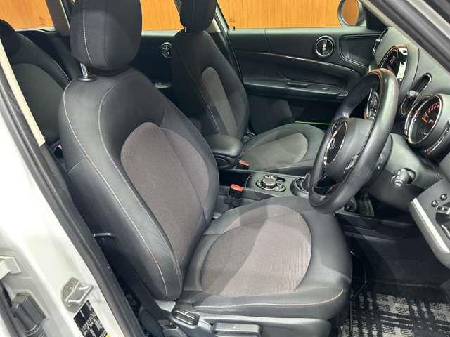 ミニクロスオーバークーパー S E オール4 4WD