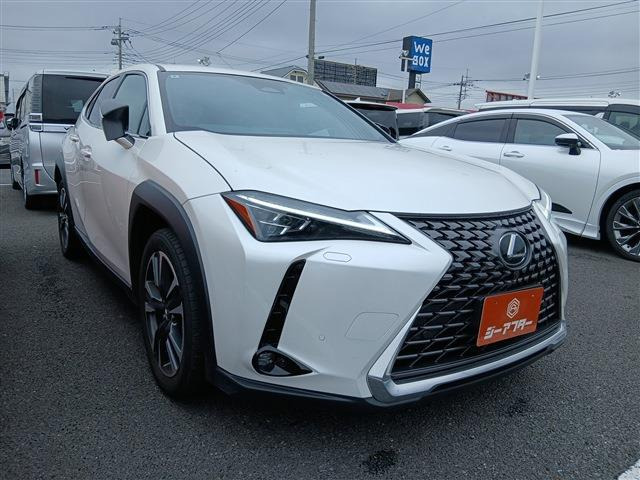 UX(レクサス) 300h バージョンL　MarkLevinson オクダケ充電 禁煙車 中古車画像