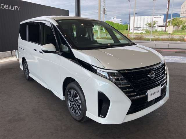 セレナ2.0 ハイウェイスターV 4WD