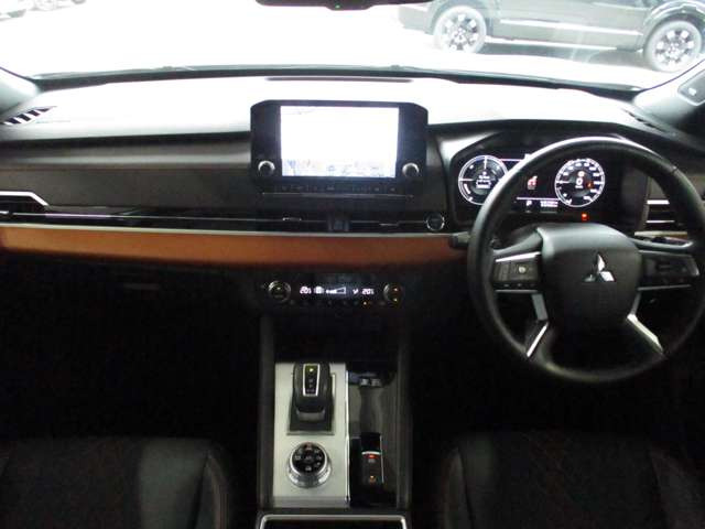 アウトランダーPHEV 2.4 P 4WD