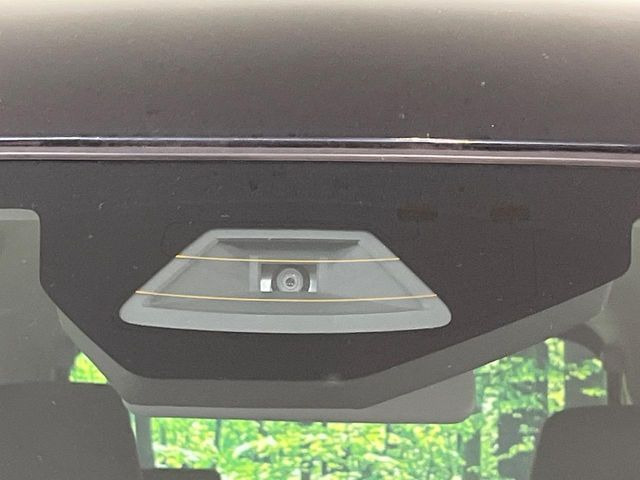 【スズキ セーフティサポート】走行中に前方の車両等を認識し、衝突しそうな時は警報とブレーキで衝突回避と被害軽減をアシスト。より安全にドライブをお楽しみいただけます。