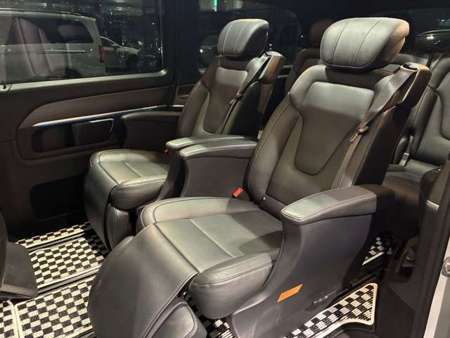 VクラスV220d アバンギャルド ロング AMGライン