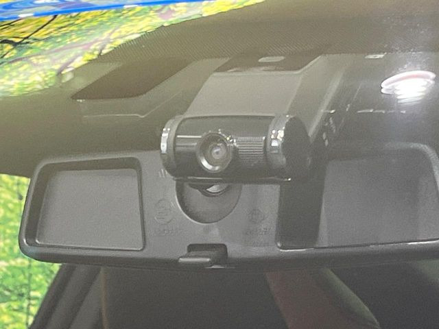 【ドライブレコーダー】ドライブレコーダー装備!走行中はもちろん、あおり運転や事故に遭遇した際、映像で記録し、万一のリスクに備えます。※記録用SDカードはお客様ご自身でご準備いただく必要があります。