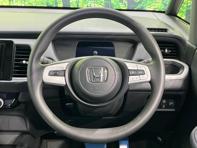 【アダプティブクルーズコントロール】高速道路での長距離走行が楽に!!自動で速度を保つクルーズコントロールが、衝突軽減システムと連携し、前方の車両を感知して車間を保つように速度調節してくれます!!