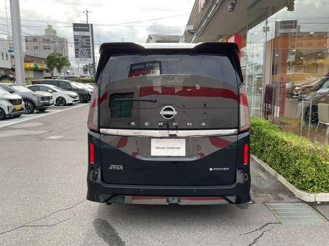セレナ1.4 e-POWER ハイウェイスターV ステップタイプ