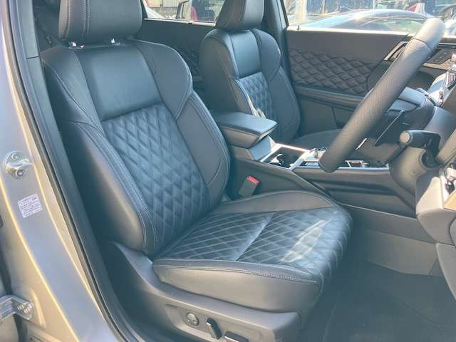 アウトランダーPHEV 2.4 P 4WD
