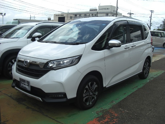 フリード1.5 ハイブリッド クロスター 4WD
