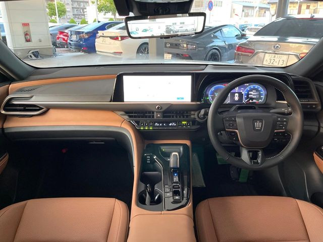 クラウンスポーツ2.5 Z E-Four 4WD