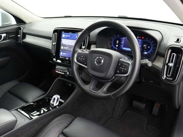 XC40ウルトラ B4 AWD 4WD