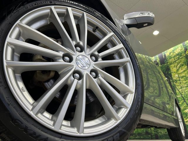 �y����17�C���`�A���~�z�C�[���z�O�ςɃ}�b�`���������A���~�z�C�[���𑕒����Ă���܂��B�e��ЊO�A���~�z�C�[����A�X�^�b�h���X�^�C�����戵�����Ă���܂��B���񂲑��k����������