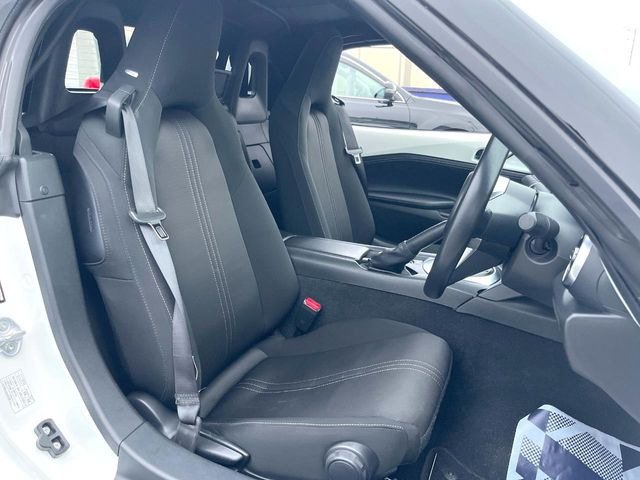 運転席シート廻りは使用感も少なく、良好な状態となっています。丁寧に使われていたことがよくわかりますね。