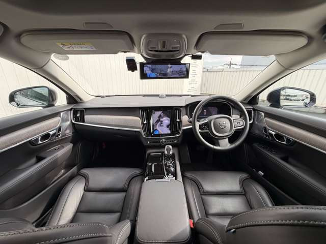 V90リチャージ アルティメット T8 AWD プラグインハイブリッド 4WD
