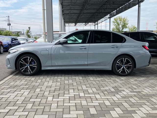 3シリーズセダン330e Mスポーツ