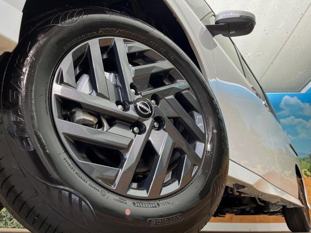 �y����16�C���`�A���~�z�C�[���z�O�ςɃ}�b�`���������A���~�z�C�[���𑕒����Ă���܂��B�e��ЊO�A���~�z�C�[����A�X�^�b�h���X�^�C�����戵�����Ă���܂��B���񂲑��k����������