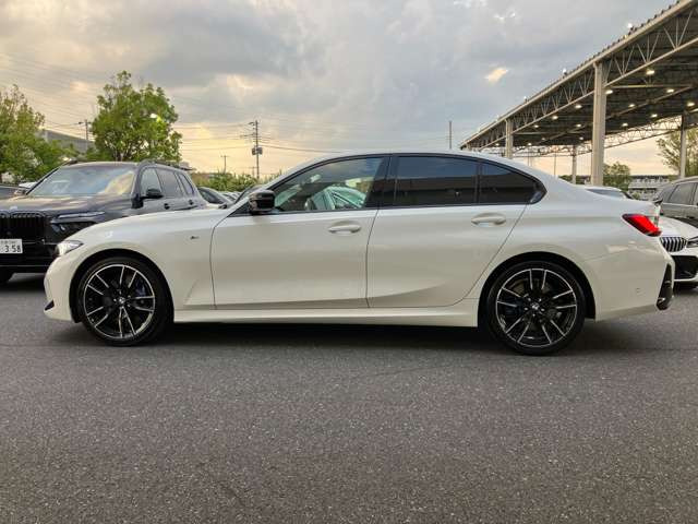3シリーズセダンM340i xドライブ 4WD