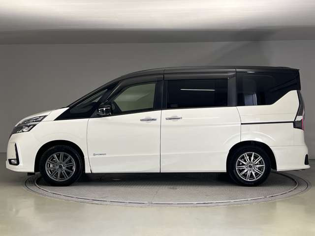 セレナ1.2 e-POWER ハイウェイスターV