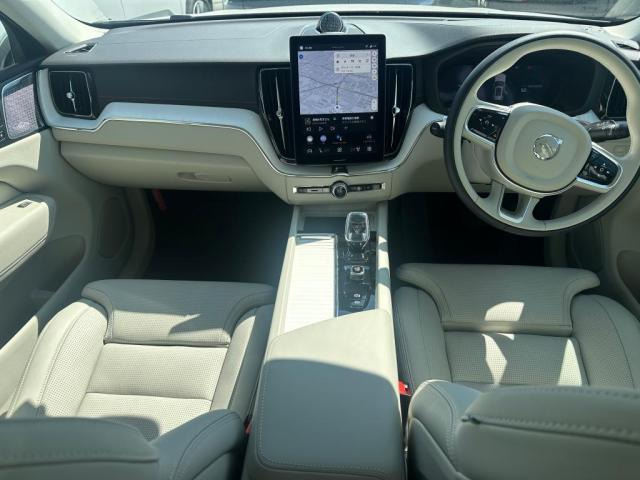 XC60ウルトラ T6 AWD プラグイン ハイブリッド 4WD