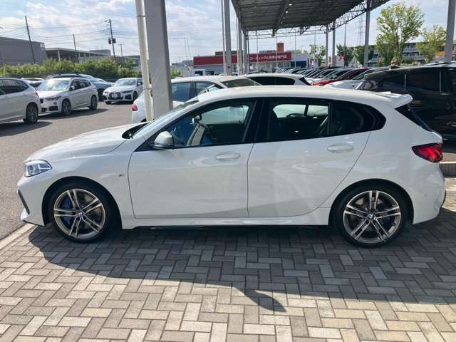 1シリーズM135i xドライブ 4WD
