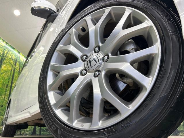 �y18�C���`�A���~�z�C�[���z�O�ςɃ}�b�`�����A���~�z�C�[���𑕒����Ă���܂��B�e��A���~�z�C�[����A�X�^�b�h���X�^�C�����戵�����Ă���܂��B���񂲑��k����������