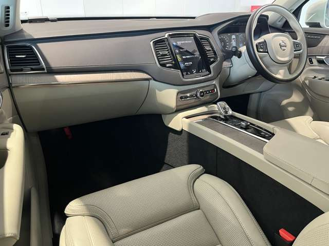 XC90B6 AWD インスクリプション 4WD