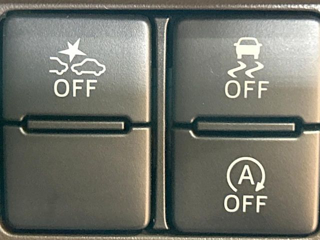 【スマートアシスト】走行中に前方の車両等を認識し、衝突しそうな時は警報とブレーキで衝突回避と被害軽減をアシスト。より安全にドライブをお楽しみいただけます。