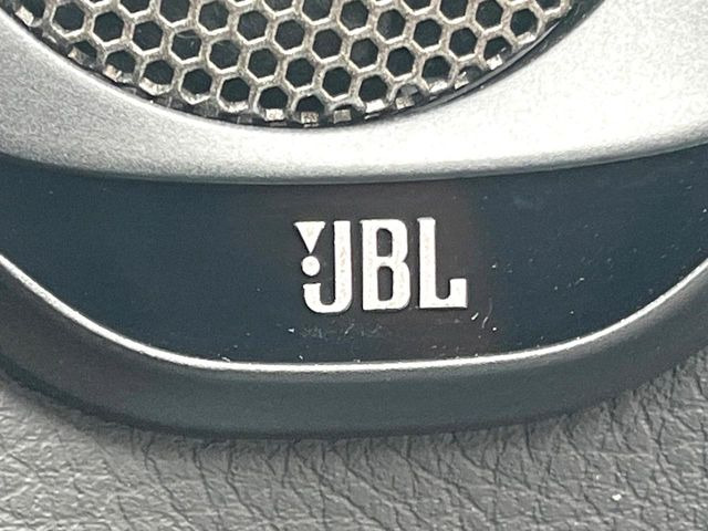 �yJBL�T�E���h�V�X�e���z���[�J�[�I�v�V�����̍��i�ʃT�E���h�V�X�e���𓋍ځB��p�̃`���[�j���O���{���ꂽ�召�l�X�ȃX�s�[�J�[����ǎ��ȃT�E���h���t�ł��A�Տꊴ���ӂ�鉹����Ԃ����o���܂��B