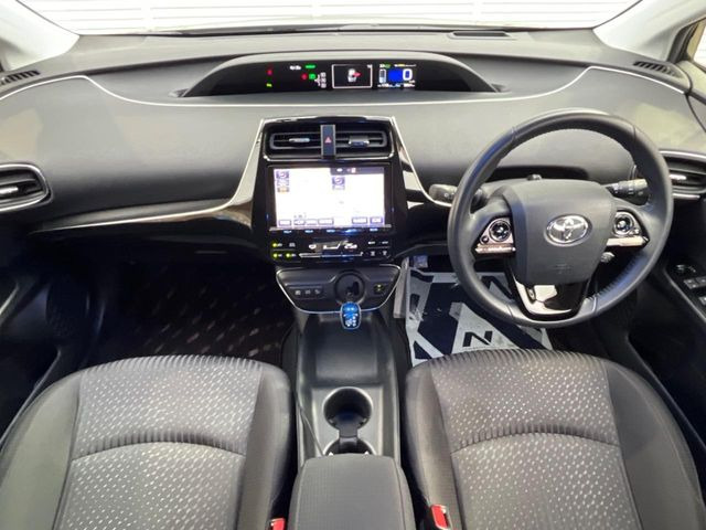 プリウス1.8 S セーフティ プラス