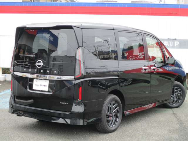セレナ1.4 e-4ORCE ハイウェイスターV 4WD
