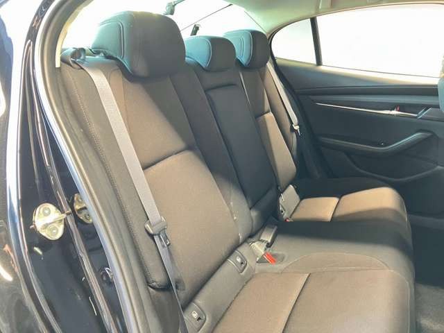 車内もキレイで嫌な臭いもありません☆気になる方は内装のスチームクリーナーも施工可能です♪