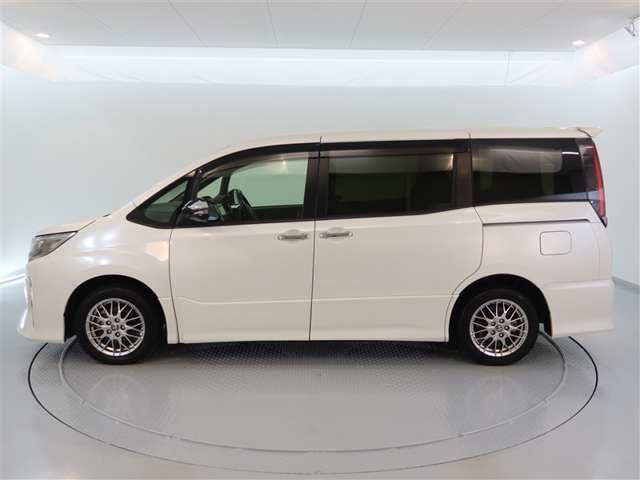 ノア1.8 ハイブリッド Si W×B II