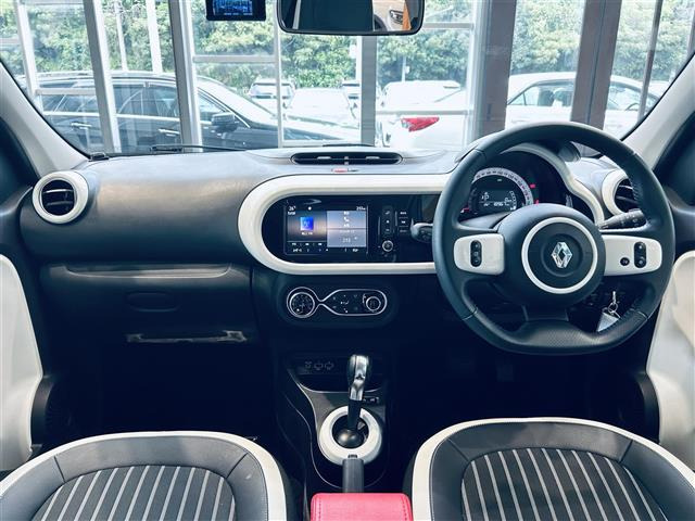 トゥインゴインテンス