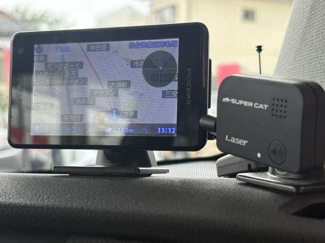 プリウス1.8 S セーフティ プラス E-Four 4WD