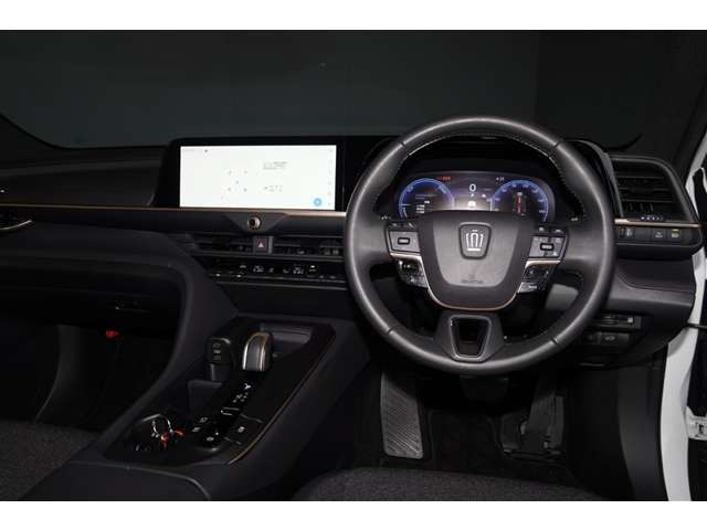 クラウンクロスオーバー2.5 G E-Four 4WD