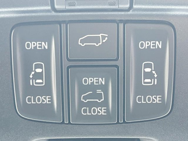 【両側パワースライドドア】スマートキーや運転席のスイッチで後席両側スライドドアの開閉が可能♪電動だから力を入れてドアを開ける必要が無く、小さなお子様でも簡単に開け閉めでき快適です♪