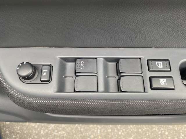 お買い得車多数展示中です!この機会に是非ご来店下さい!