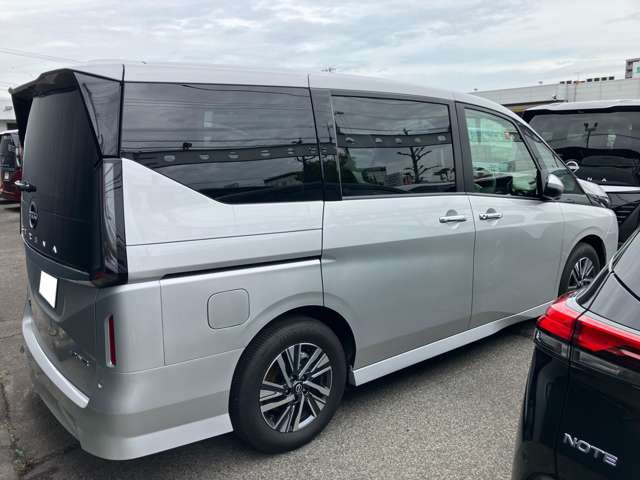 セレナ1.4 e-POWER ハイウェイスターV