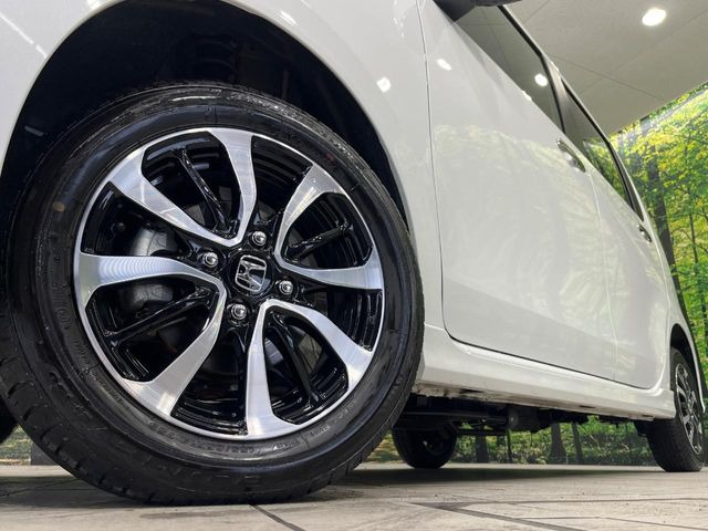 �y����14�C���`�A���~�z�C�[���z�O�ςɃ}�b�`���������A���~�z�C�[���𑕒����Ă���܂��B�e��ЊO�A���~�z�C�[����A�X�^�b�h���X�^�C�����戵�����Ă���܂��B���񂲑��k����������