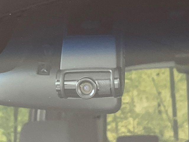 【ドライブレコーダー】ドライブレコーダー装備!走行中はもちろん、あおり運転や事故に遭遇した際、映像で記録し、万一のリスクに備えます。※記録用SDカードはお客様ご自身でご準備いただく必要があります。