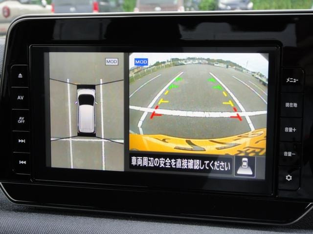 ★アラウンドビューモニター★4個のカメラから得た画像を車両上方から見下ろしたような映像で表示することで、車と路面の駐車枠の関係を一目で確認できます!