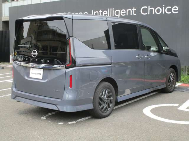 セレナ1.4 e-4ORCE ハイウェイスターV 4WD