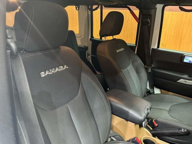 ラングラーアンリミテッド サハラ 4WD