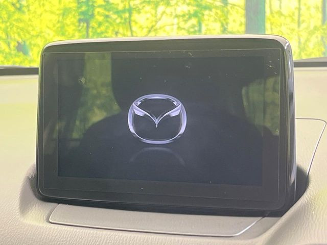 デミオ
