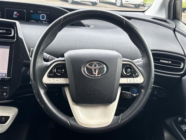 プリウス1.8 S