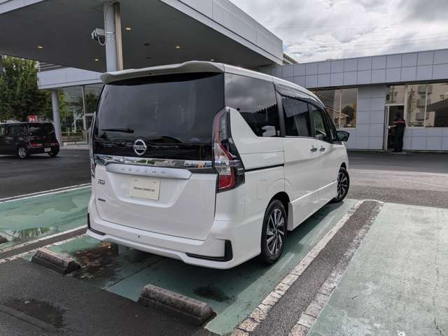 セレナ2.0 ハイウェイスターV