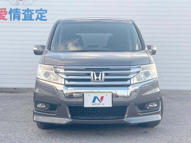弊社では、全車『修復歴なし』のお車のみ取り扱っております。専任バイヤーによる厳選した仕入れの後、入庫後の車両チェックを行い、ネクステージが認定した高品質な中古車をご提供しております。