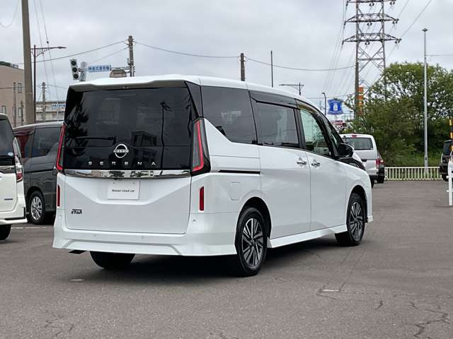 セレナ2.0 ハイウェイスターV 4WD