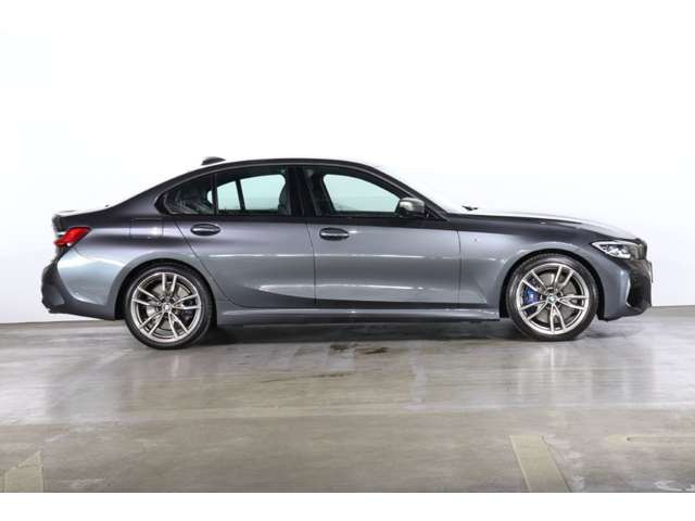 3シリーズセダンM340i xドライブ 4WD