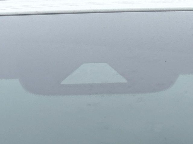 【トヨタセーフティセンス】走行中に前方の車両等を認識し、衝突しそうな時は警報とブレーキで衝突回避と被害軽減をアシスト。より安全にドライブをお楽しみいただけます。