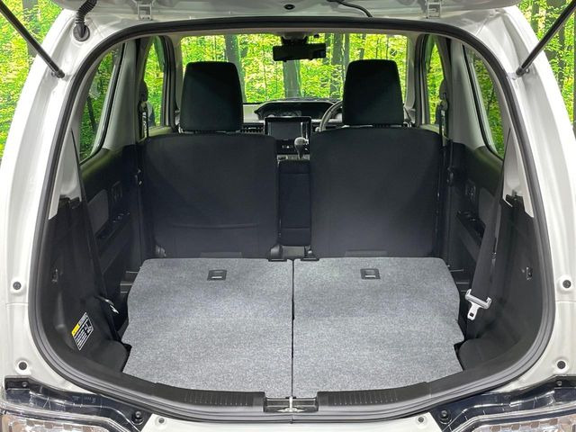 普段のお買い物や通勤、送迎等に十分な荷室スペースを確保しております。セカンドシートを倒すと、大きな荷物の積載も可能です♪